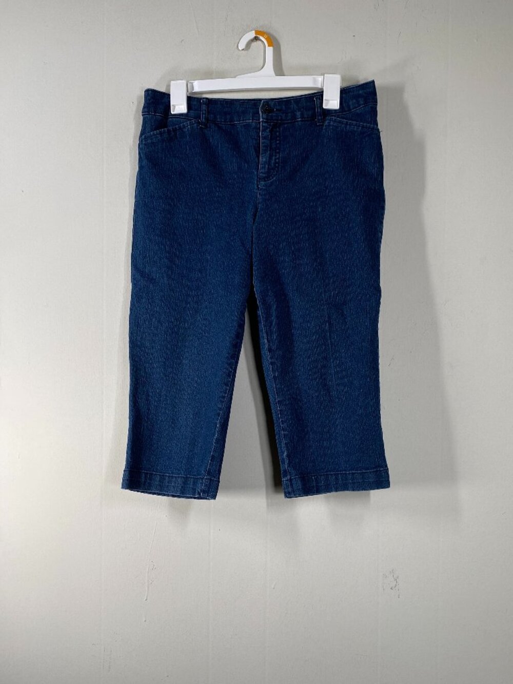 St. John's Bay Capri Denim Jeans Women's 10 Mid Rise Blue Casual Pants